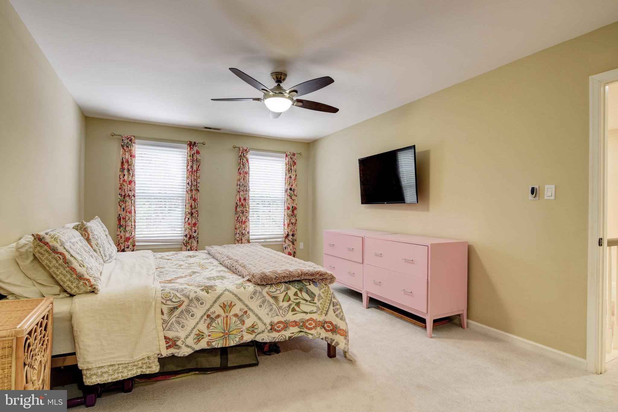 8911 Old Courthouse Road Vienna, VA 22182 - Photo 28 of 62