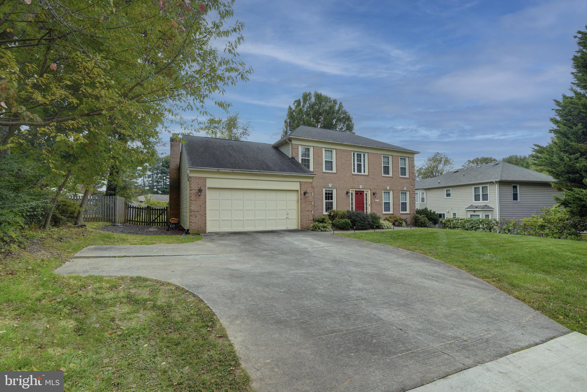 8911 Old Courthouse Road Vienna, VA 22182 - Photo 3 of 62