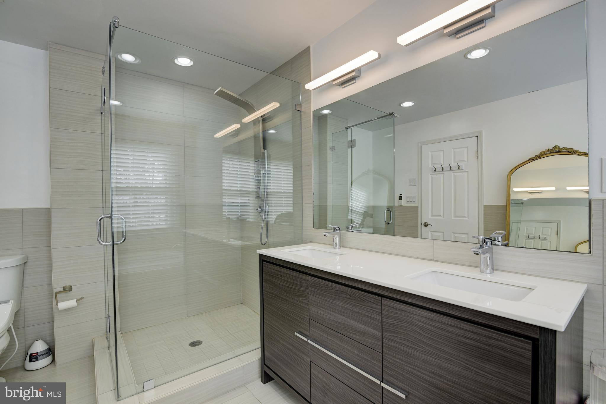 8911 Old Courthouse Road Vienna, VA 22182 - Photo 31 of 62