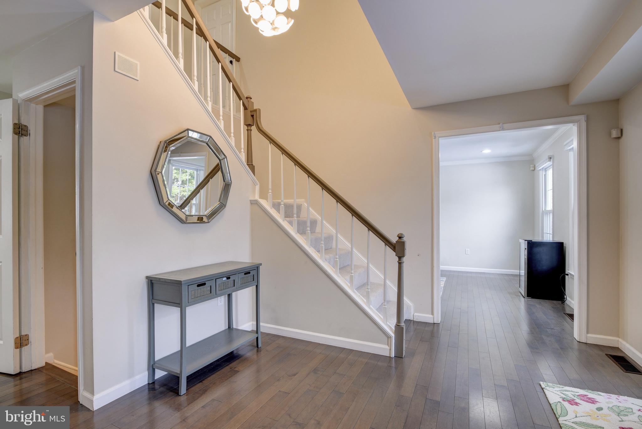 8911 Old Courthouse Road Vienna, VA 22182 - Photo 4 of 62