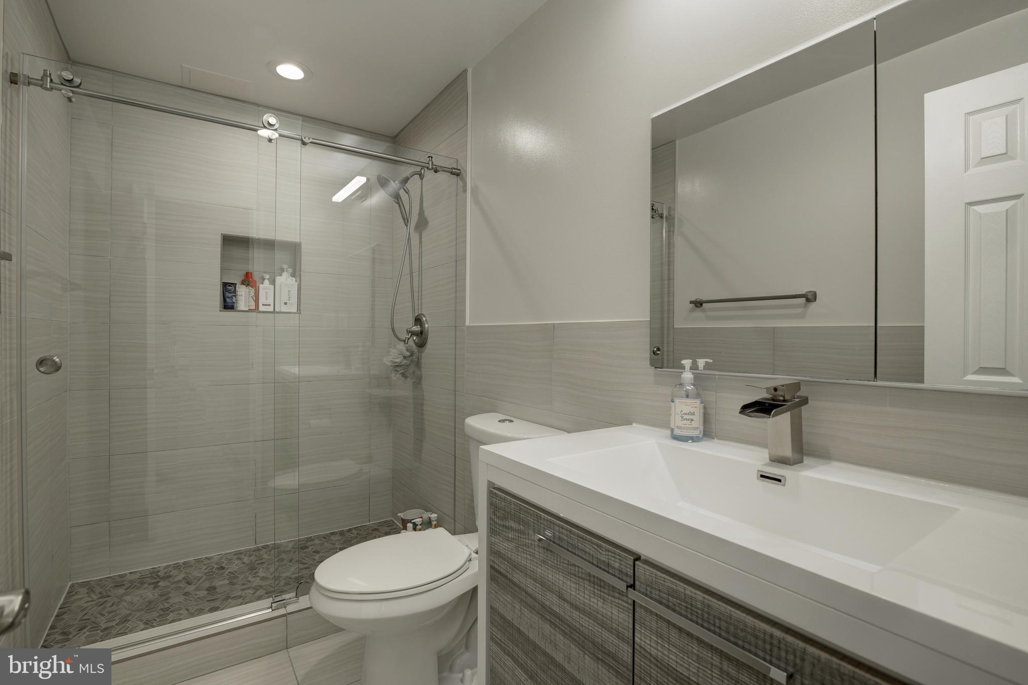 8911 Old Courthouse Road Vienna, VA 22182 - Photo 48 of 62