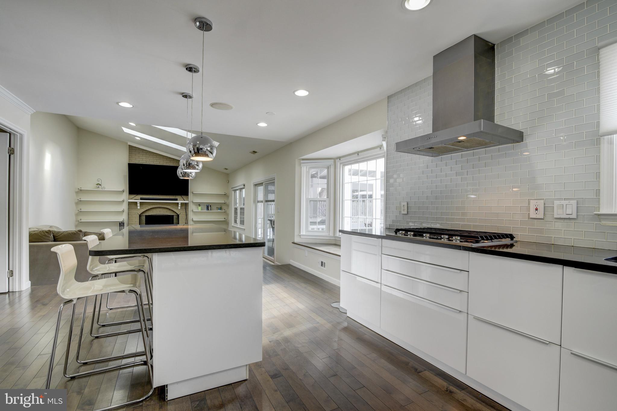 8911 Old Courthouse Road Vienna, VA 22182 - Photo 7 of 62