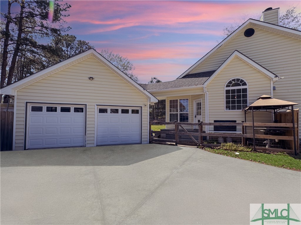 129 Linton Lane Guyton, GA 31312 - Photo 2 of 21 Lots of Parking Space!