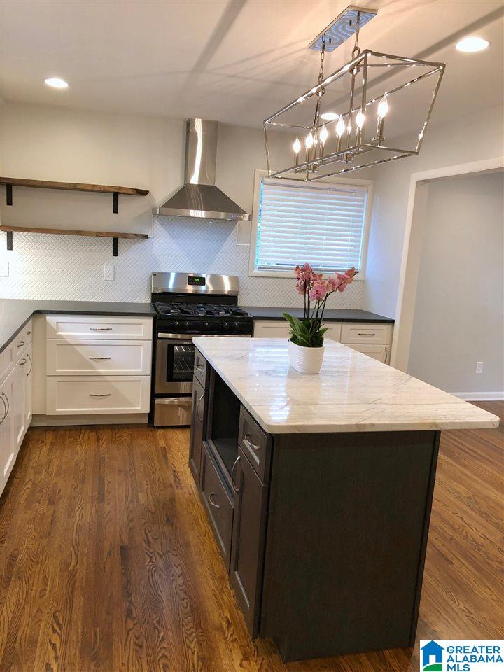 1608 Barry Avenue Birmingham, AL 35209 - Photo 4 of 24