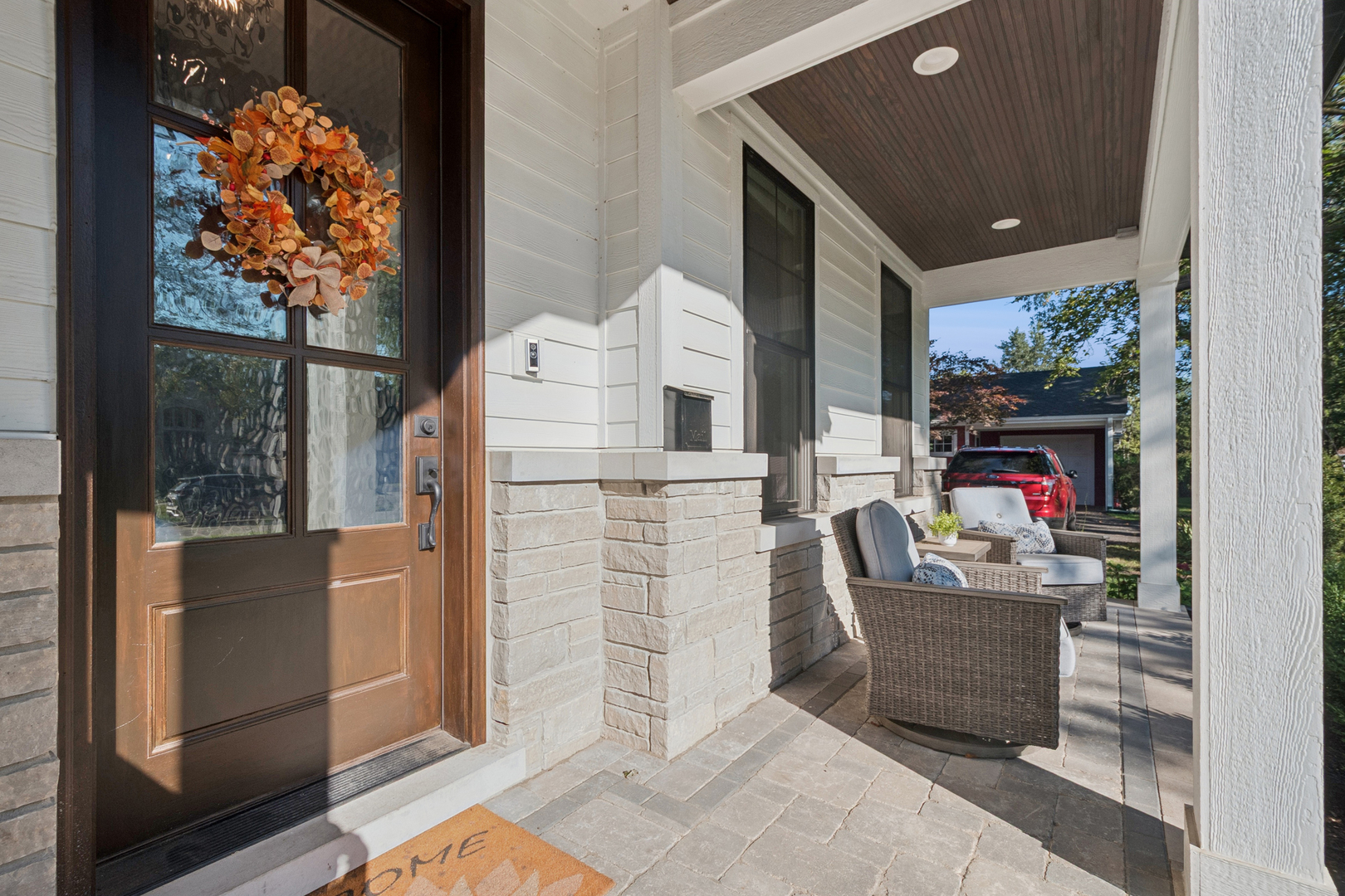 928 Hunter Road Glenview, IL 60025 - Photo 3 of 40 view of hall way with furniture