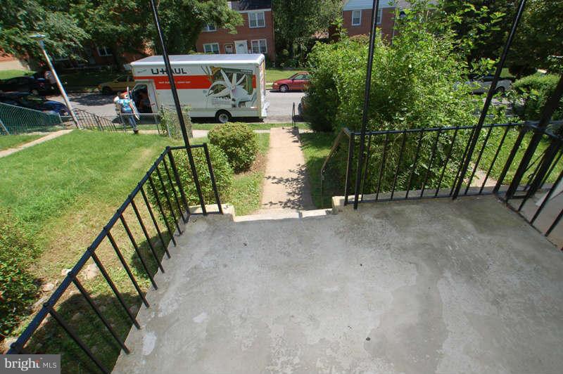 809 St Dunstans Road Baltimore, MD 21212 - Photo 3 of 25 Exterior (Front)