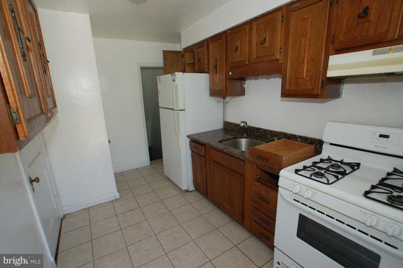 809 St Dunstans Road Baltimore, MD 21212 - Photo 22 of 25 Kitchen