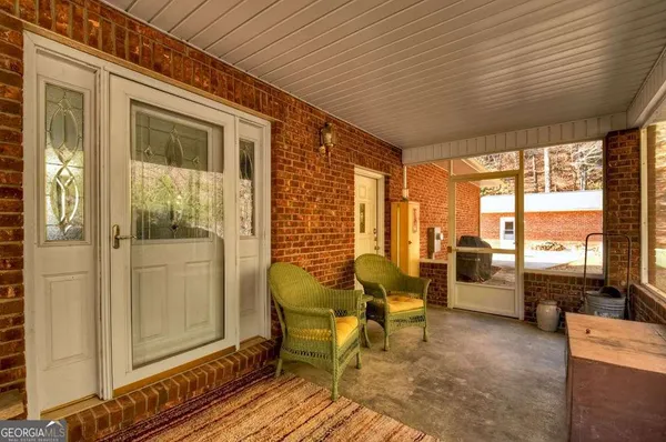 a very nice looking room with many windows