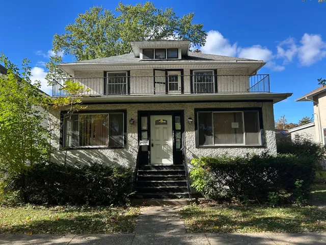 $279,900 | 837 South Humphrey Avenue, Oak Park, IL 60304