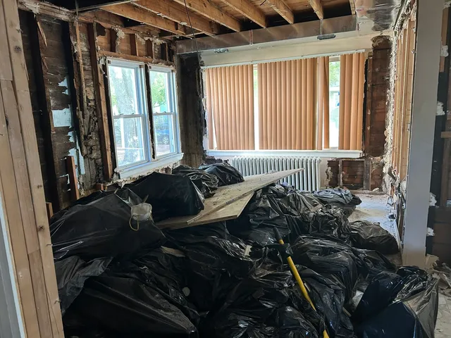 $279,900 | 837 South Humphrey Avenue, Oak Park, IL 60304