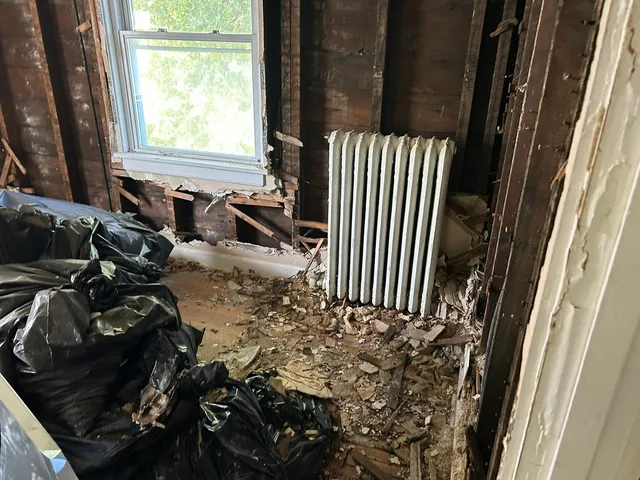 $279,900 | 837 South Humphrey Avenue, Oak Park, IL 60304