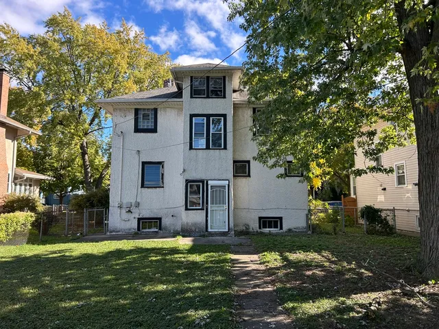$279,900 | 837 South Humphrey Avenue, Oak Park, IL 60304