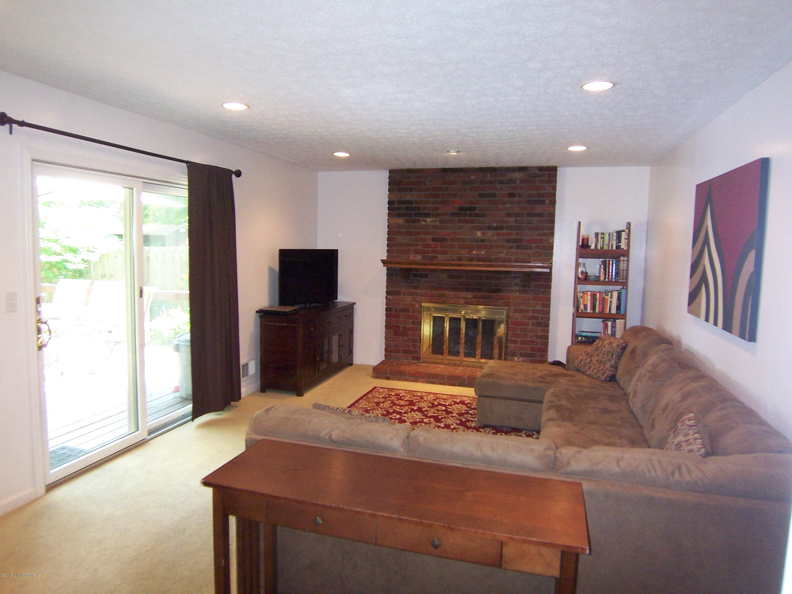 9003 Cardiff Road Louisville, KY 40242 - Photo 23 of 29 family room