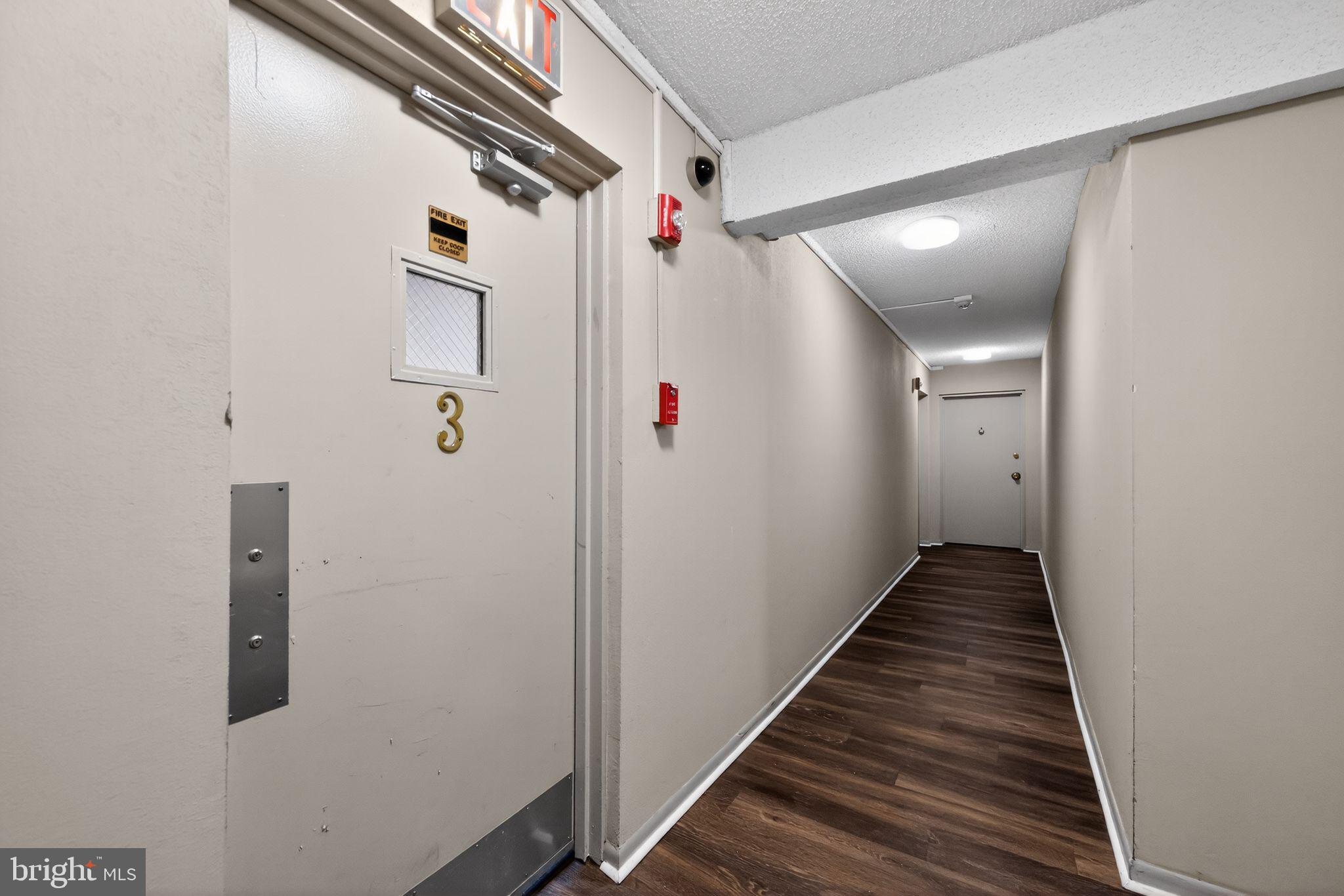 400 Glendale Road, Unit G33 Havertown, PA 19083 - Photo 18 of 26 a view of a hallway