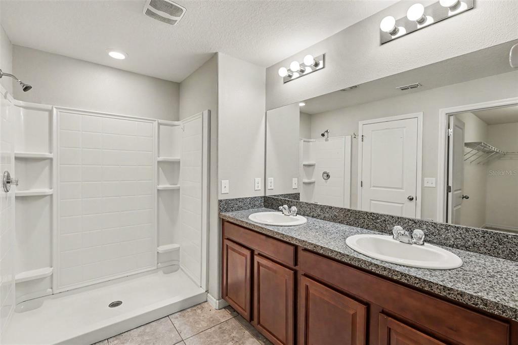 204 English Channel Place Dover, FL 33527 - Photo 10 of 16