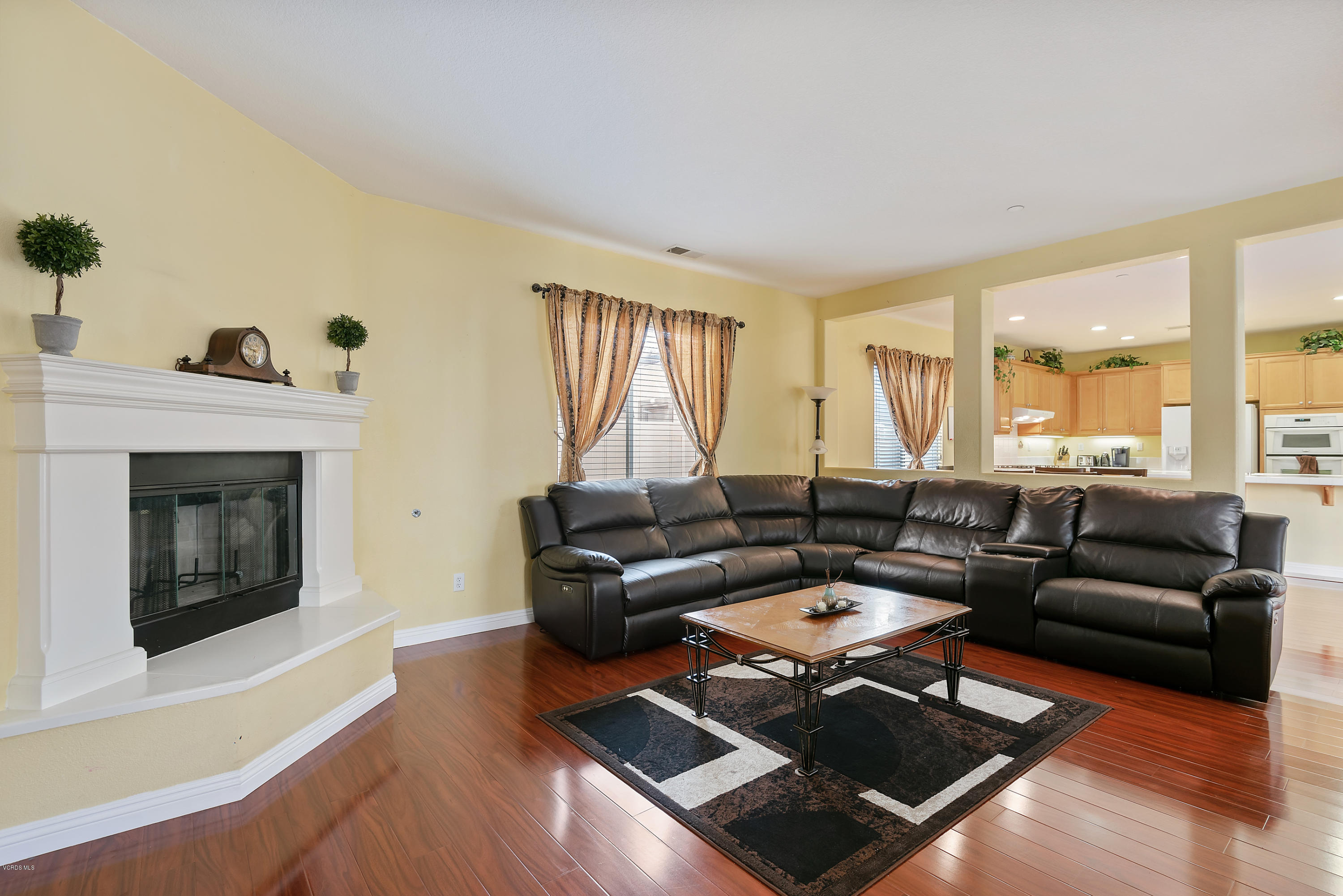 3160 Moss Landing Boulevard Oxnard, CA 93036 - Photo 3 of 31 03-Living Room