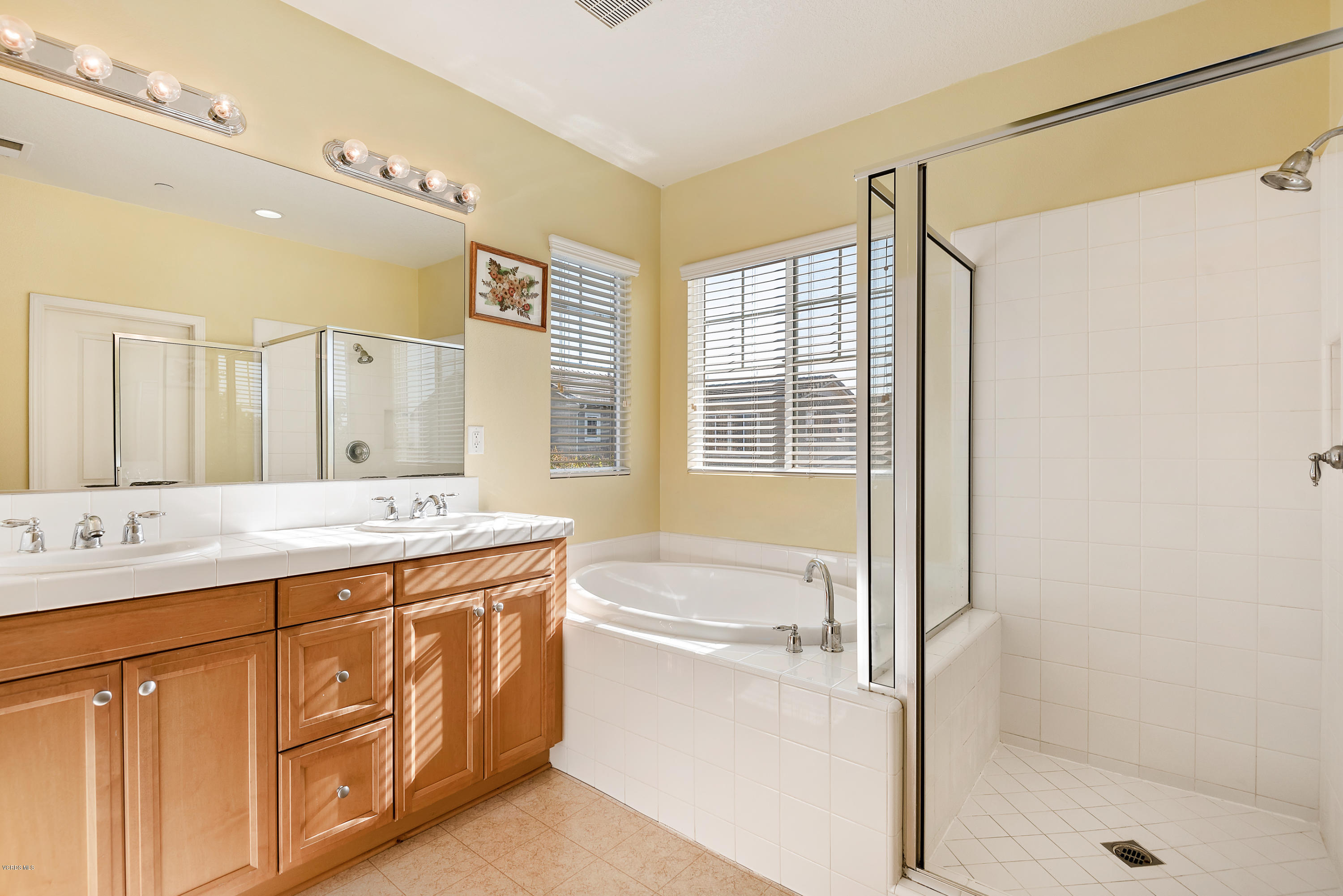 3160 Moss Landing Boulevard Oxnard, CA 93036 - Photo 24 of 31 16-Master Bathroom