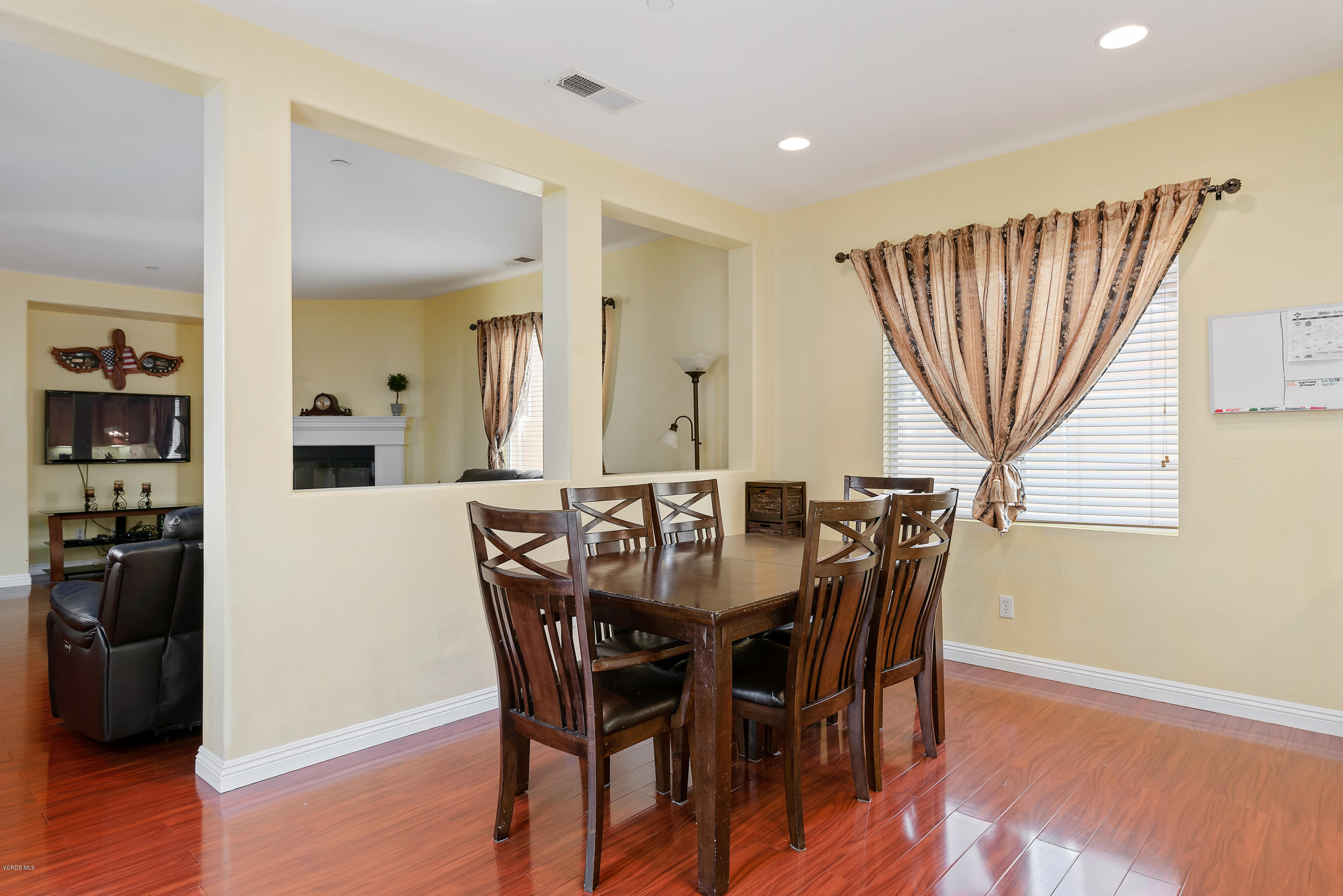 3160 Moss Landing Boulevard Oxnard, CA 93036 - Photo 6 of 31 06-Dining