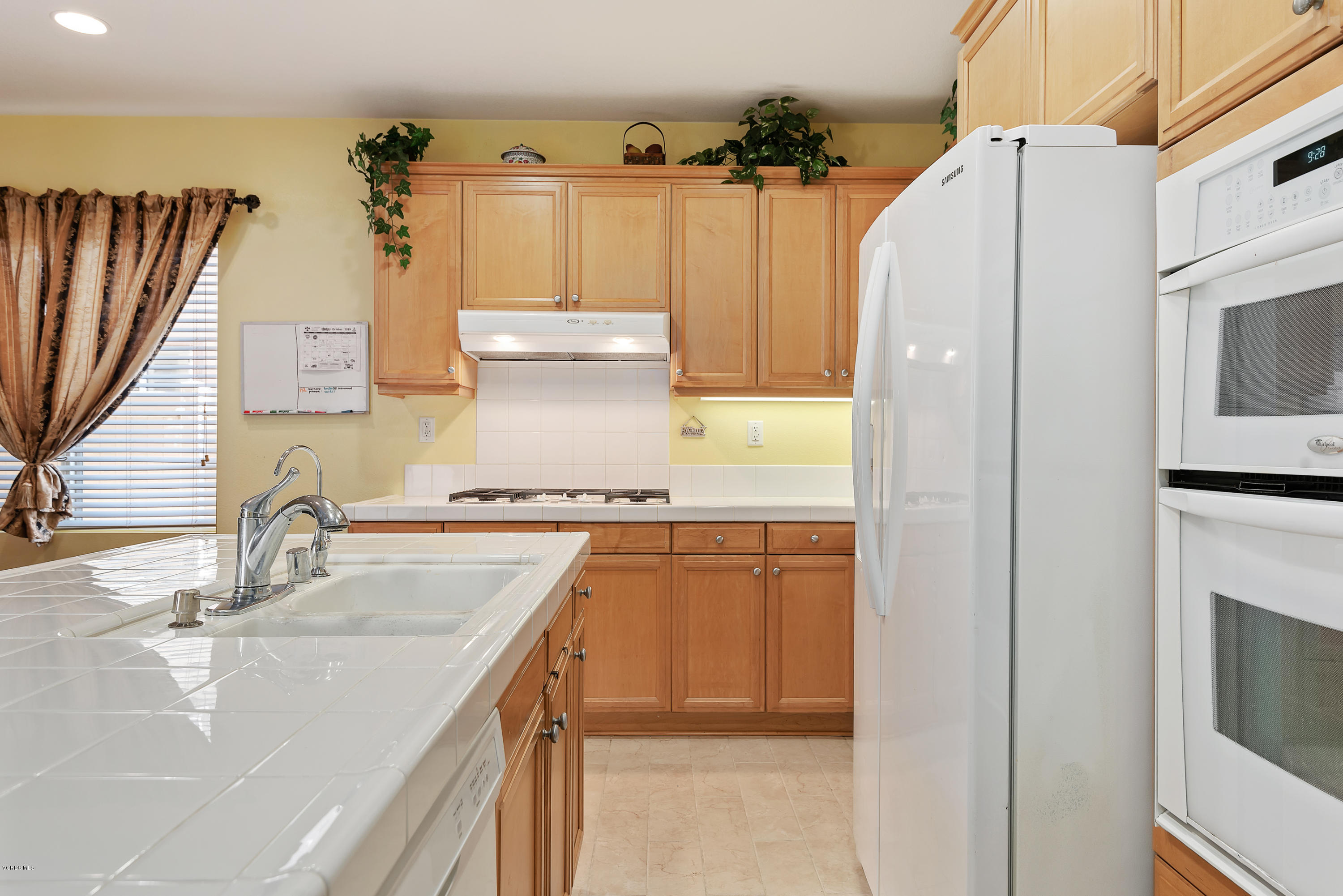 3160 Moss Landing Boulevard Oxnard, CA 93036 - Photo 8 of 31 07-Kitchen