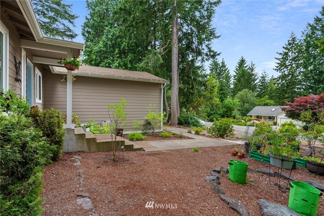 1471 East Old Ranch Road Allyn, WA 98524 - Photo 3 of 29 Gallery Image 3
