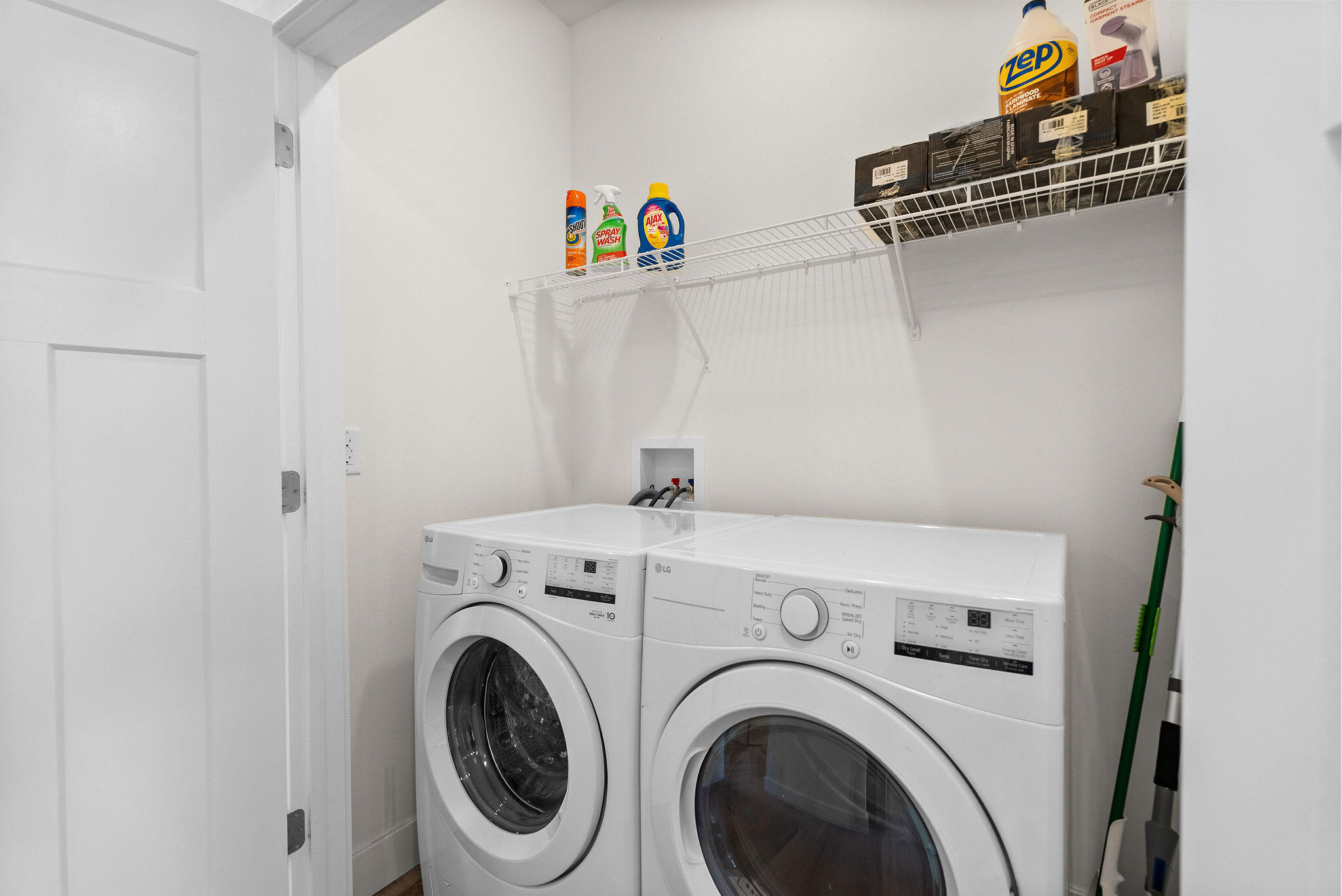 534 Meltons Peninsula Road Cape Fair, MO 65624 - Photo 40 of 45 Laundry