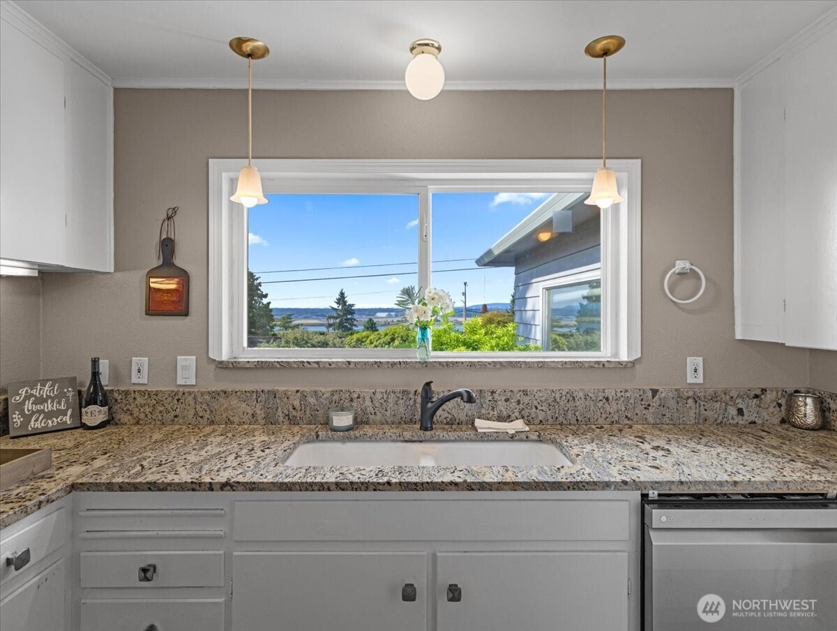 6901 Southeast Middle Way Vancouver, WA 98664 - Photo 11 of 32