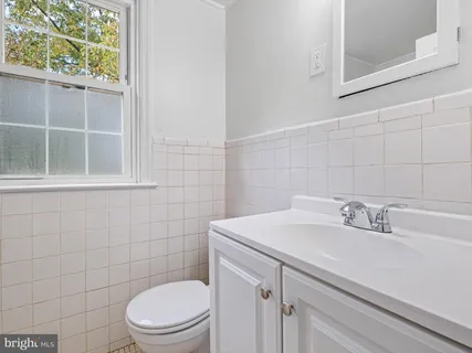 a bathroom with a tub