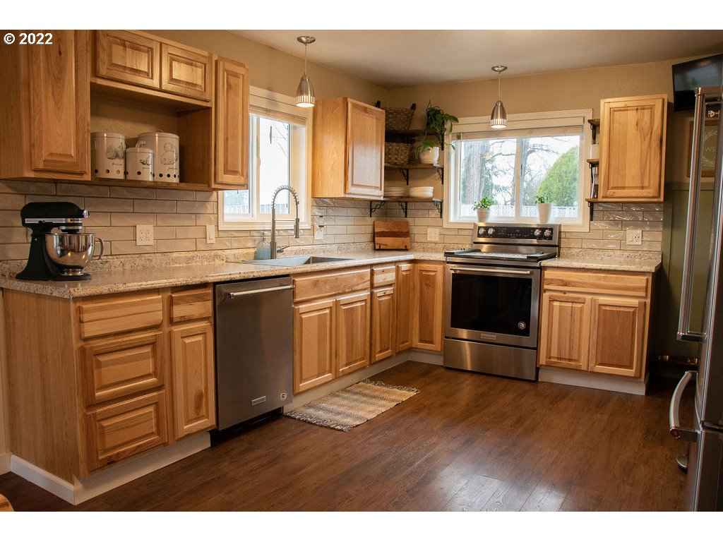 30980 Southeast River Mill Road Estacada, OR 97023 - Photo 9 of 29 Gallery Image 9