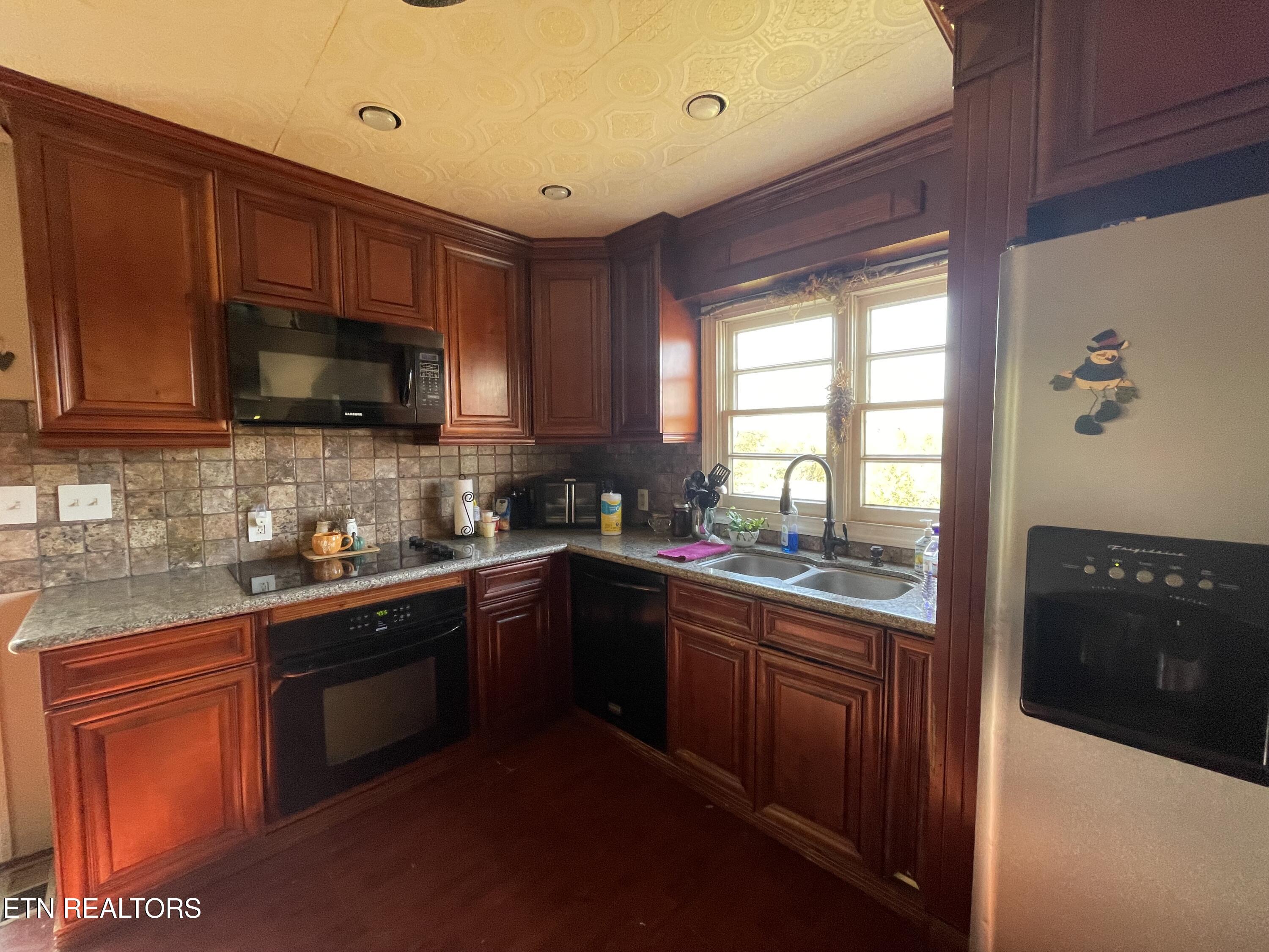 4705 Rochat Road Knoxville, TN 37918 - Photo 6 of 15 IMG_3249