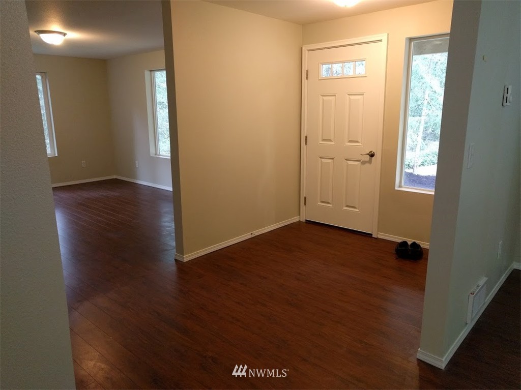 3578 Southwest Lake Helena Road Port Orchard, WA 98367 - Photo 6 of 25 Gallery Image 6
