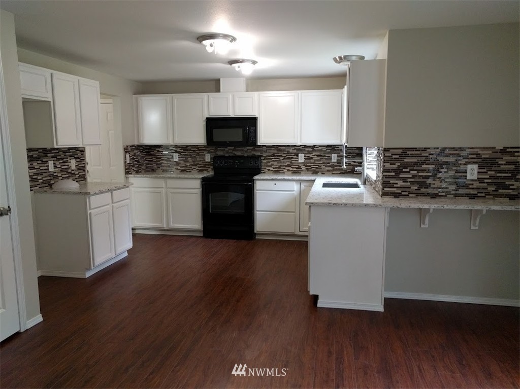 3578 Southwest Lake Helena Road Port Orchard, WA 98367 - Photo 9 of 25 Gallery Image 9