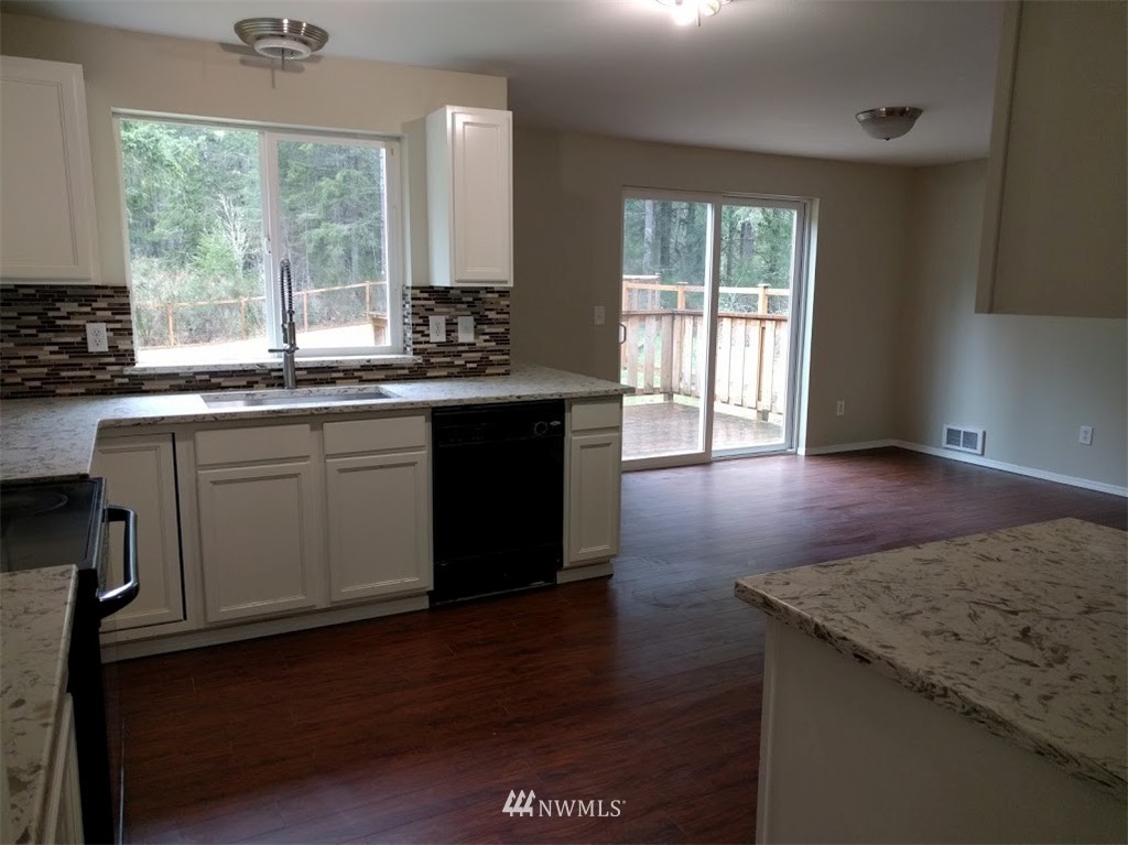 3578 Southwest Lake Helena Road Port Orchard, WA 98367 - Photo 10 of 25 Gallery Image 10