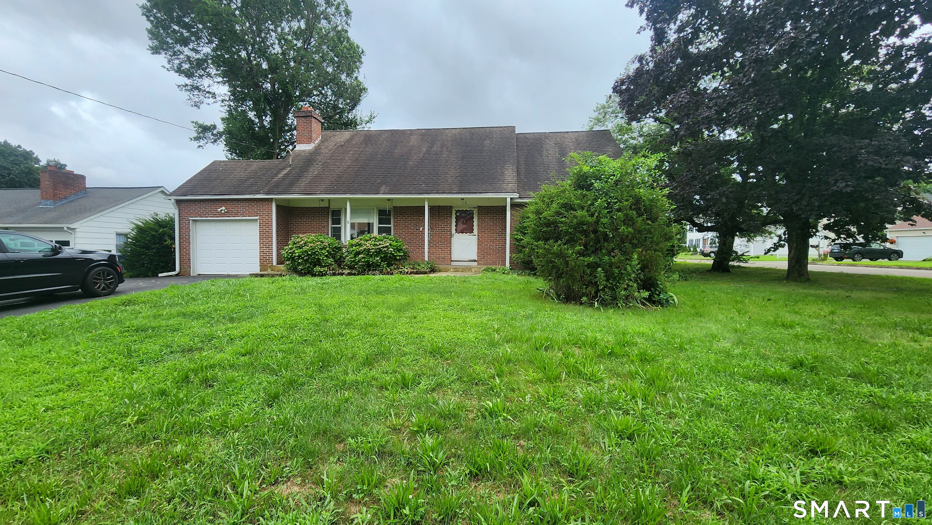 16 Raymond Road Woodbridge, CT 06525 - Photo 1 of 20