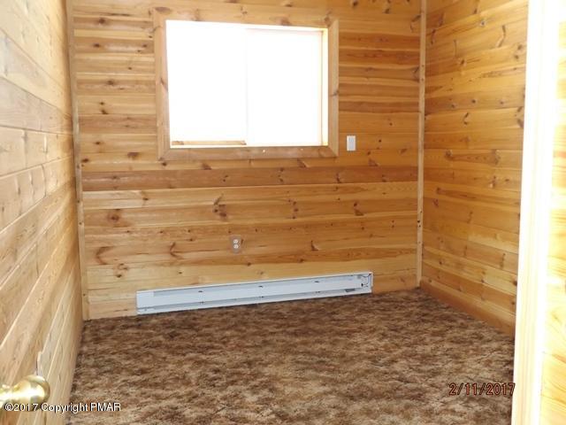 310 Gold Finch Road Bushkill, PA 18324 - Photo 5 of 9 bdrm1