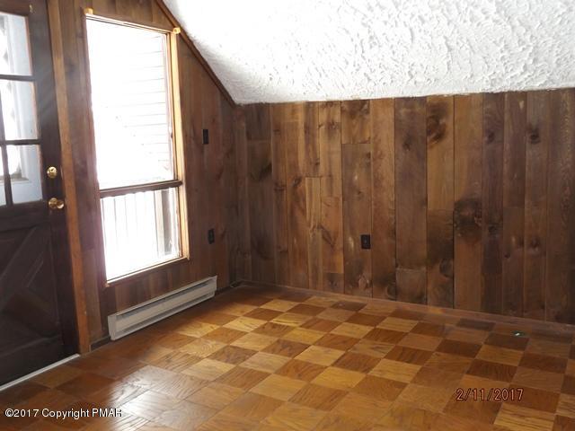 310 Gold Finch Road Bushkill, PA 18324 - Photo 7 of 9 bdrm3rd