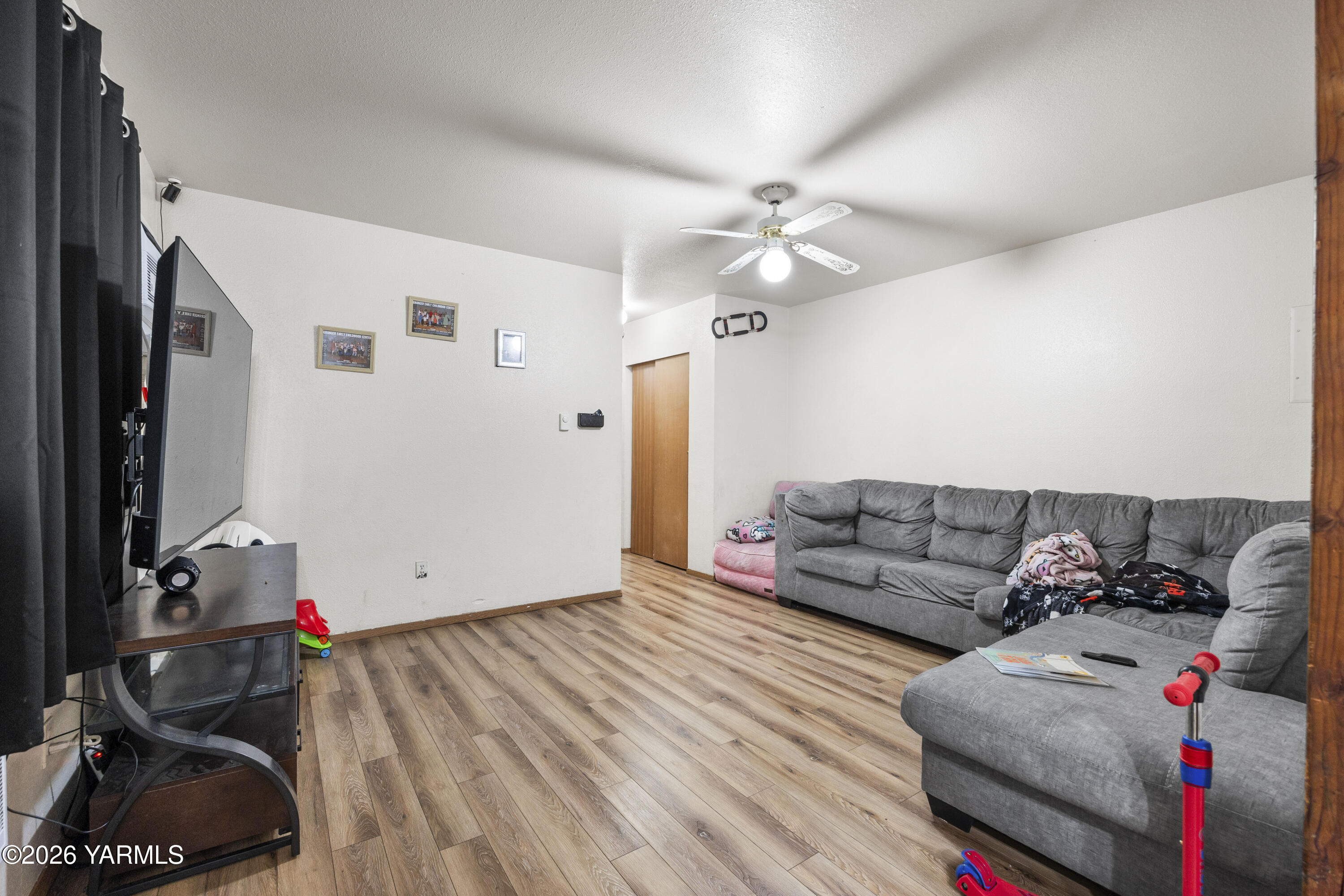 313 East 3rd Street Granger, WA 98932 - Photo 19 of 52 313 E 3rd St 1.22.26 Unit 2 4