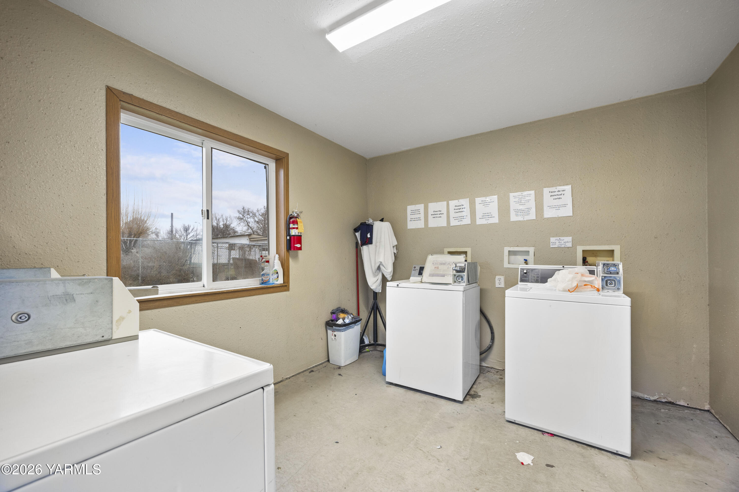 313 East 3rd Street Granger, WA 98932 - Photo 3 of 52 313 E 3rd St 1.22.26 4