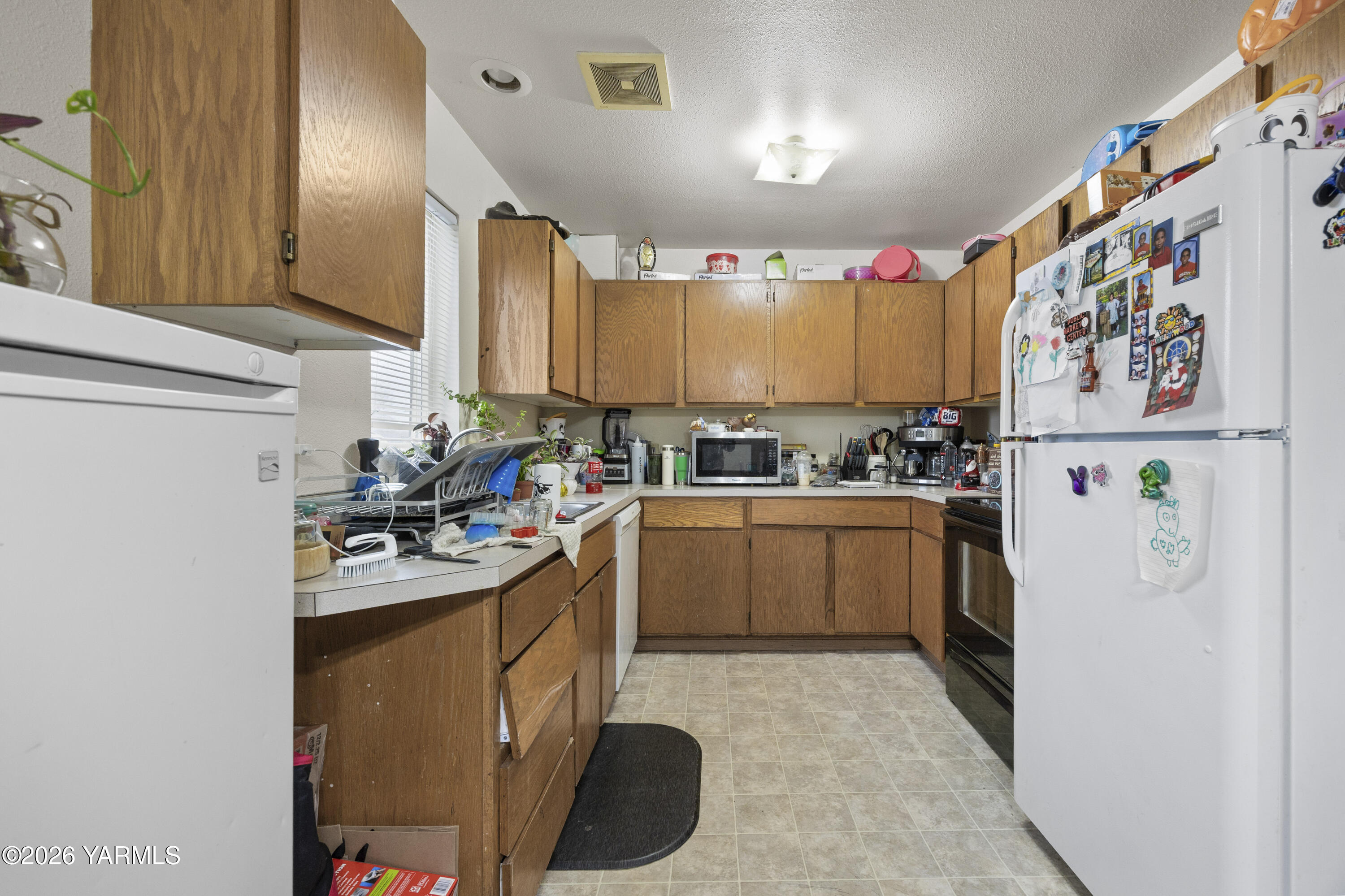 313 East 3rd Street Granger, WA 98932 - Photo 33 of 52 313 E 3rd St 1.22.26 Unit 3 1