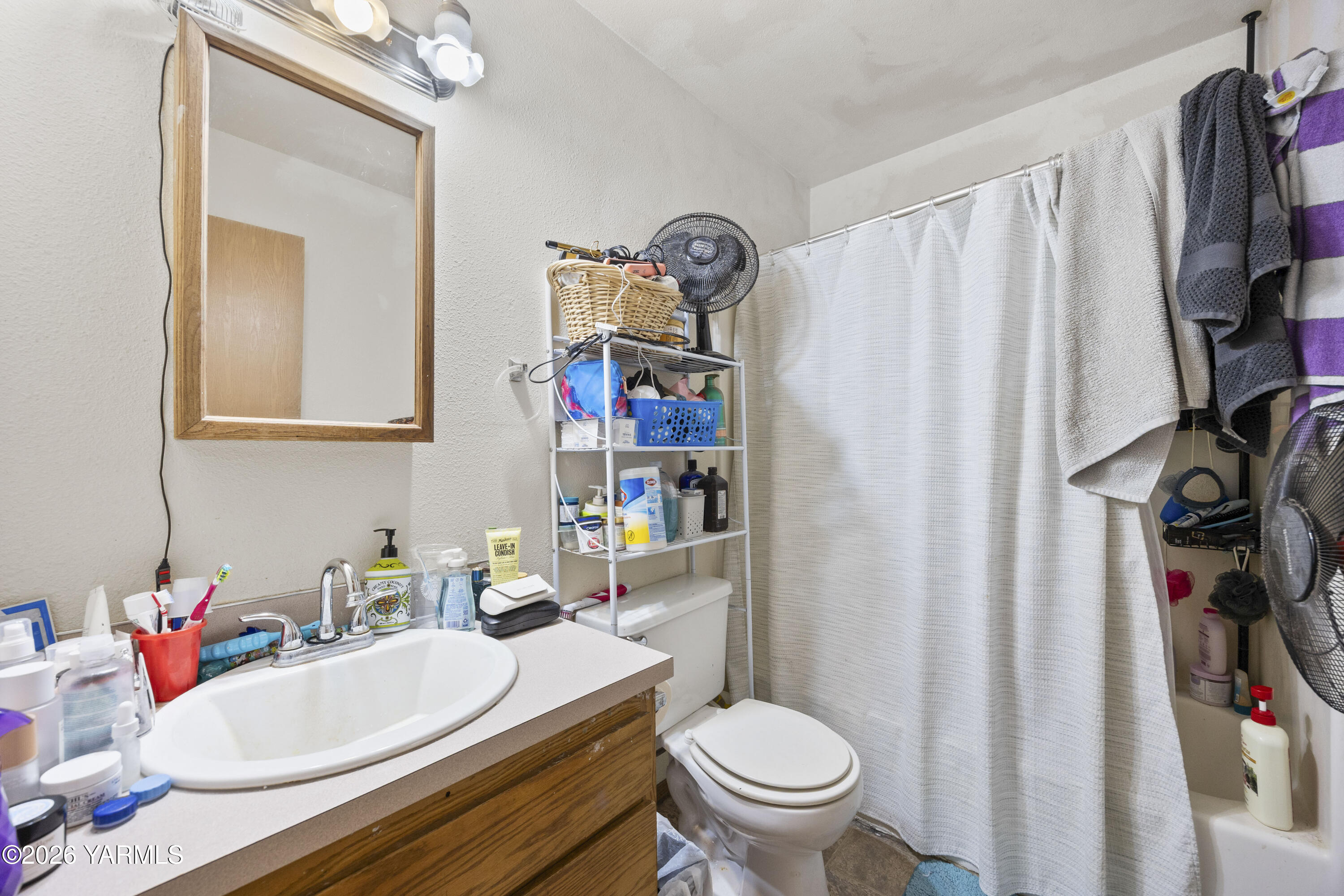 313 East 3rd Street Granger, WA 98932 - Photo 40 of 52 313 E 3rd St 1.22.26 Unit 3 8