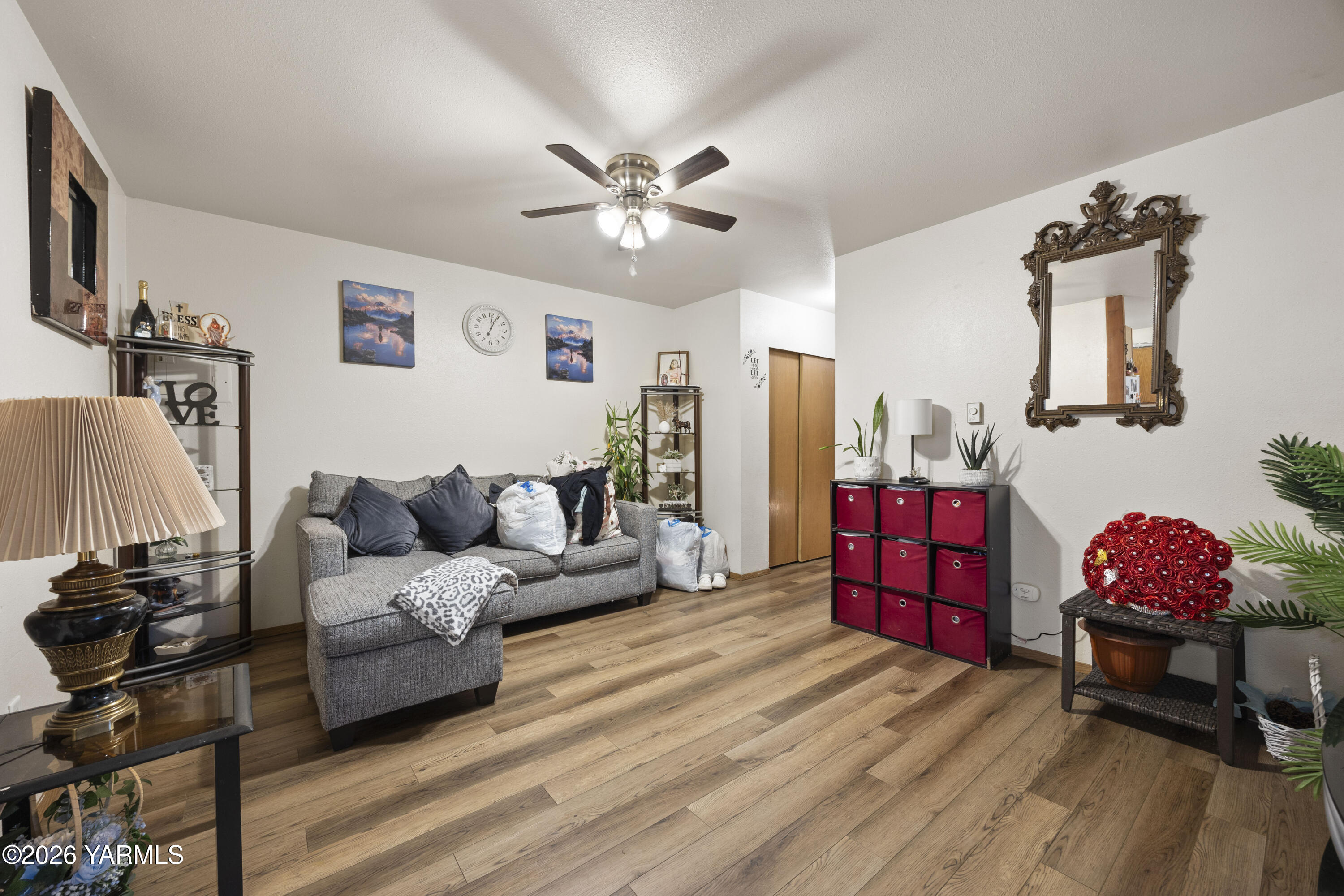 313 East 3rd Street Granger, WA 98932 - Photo 7 of 52 313 E 3rd St 1.22.26 Unit 1 6