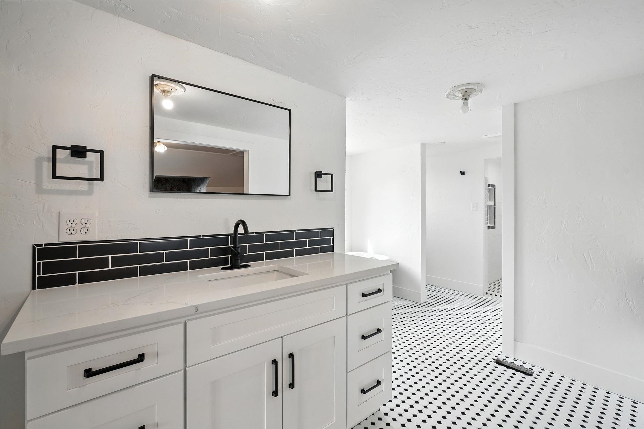 2420 West Maxwell Avenue Spokane, WA 99201 - Photo 8 of 28