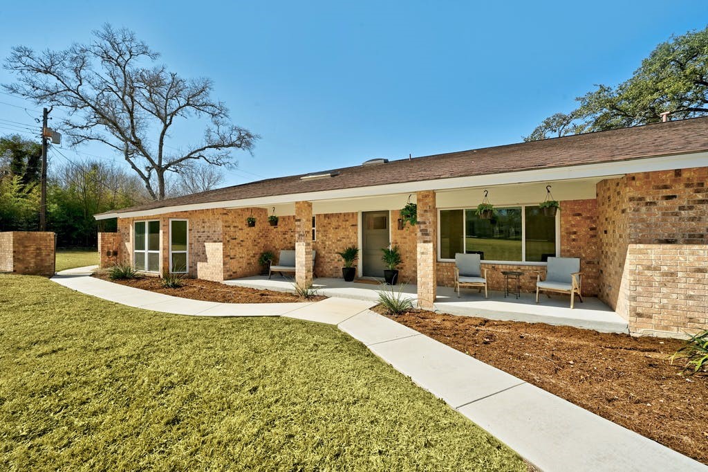 7412 Albert Road Austin, TX 78745 - Photo 5 of 40