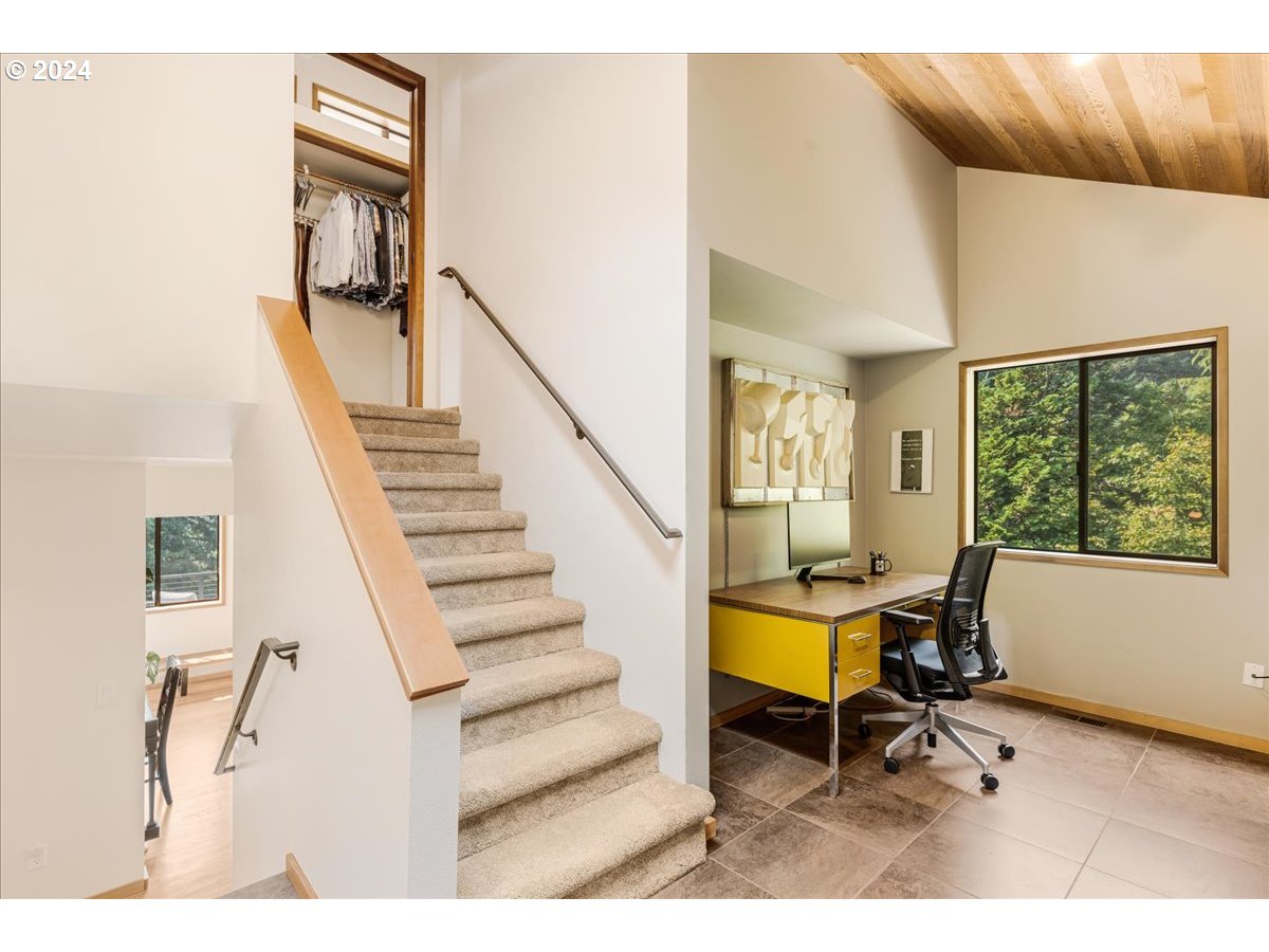 1500 Southwest Walters Drive Gresham, OR 97080 - Photo 19 of 48 a living room with furniture and a window