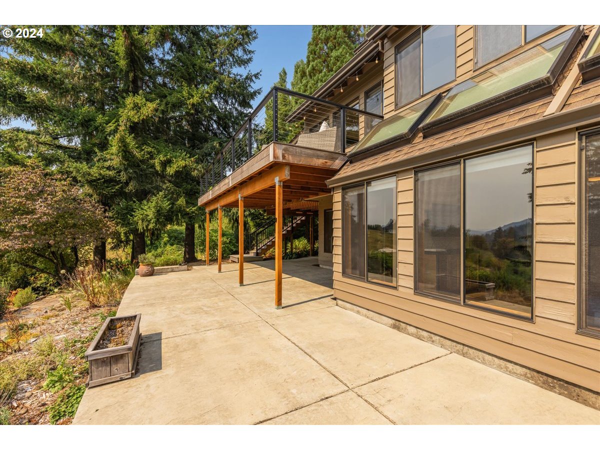 1500 Southwest Walters Drive Gresham, OR 97080 - Photo 39 of 48 a view of a house with a porch