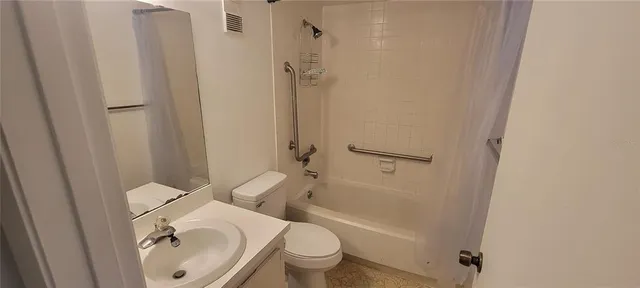 $1,300 | 140 Orchid Woods Court, Unit 17C, Deltona, FL 32725