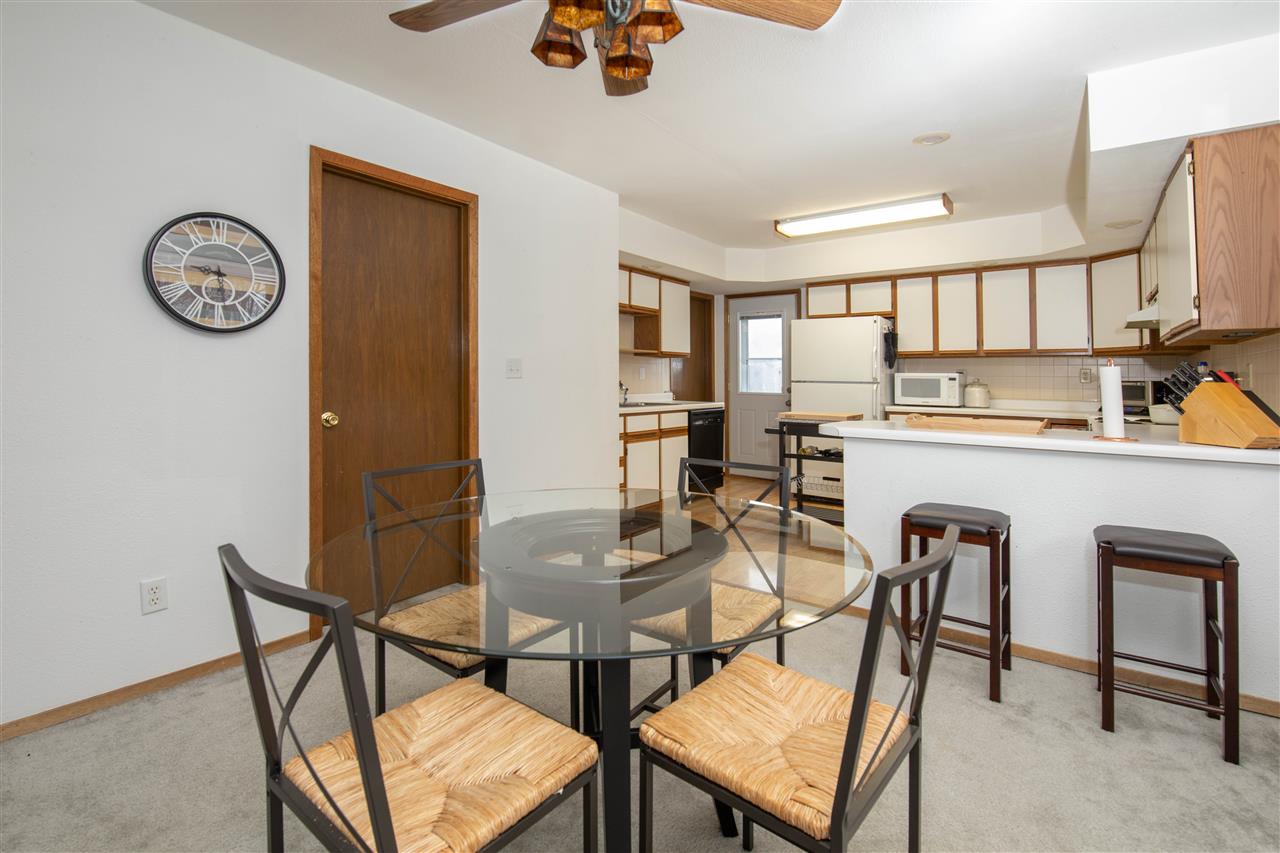 1098 Drexel Road Lake Summerset, IL 61019 - Photo 12 of 25 a dining room with furniture and window