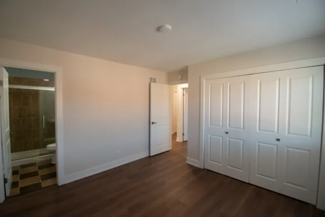 $2,000 | 14949 Lake View Drive, Unit 306, Orland Park, IL 60462