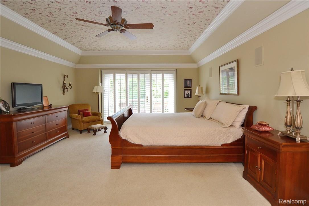 5156 Stonehenge Drive Rochester, MI 48306 - Photo 17 of 38 1st Floor Master Suite