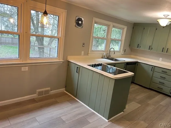 $2,800 | 206 Elmbrook Drive, Manlius, NY 13104