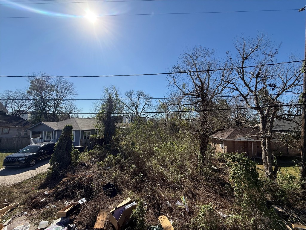 3720 Seabrook Street Houston, TX 77021 - Photo 4 of 10 a view of a bunch of trees and bushes